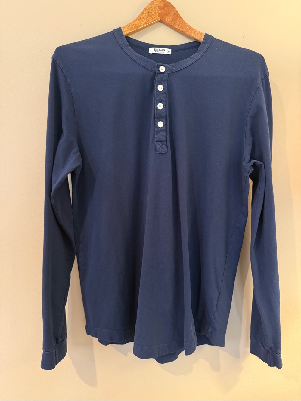 Men’s Navy Blue Buck Mason Pima Cotton Curved Hem Long Sleeve Henley Size Medium